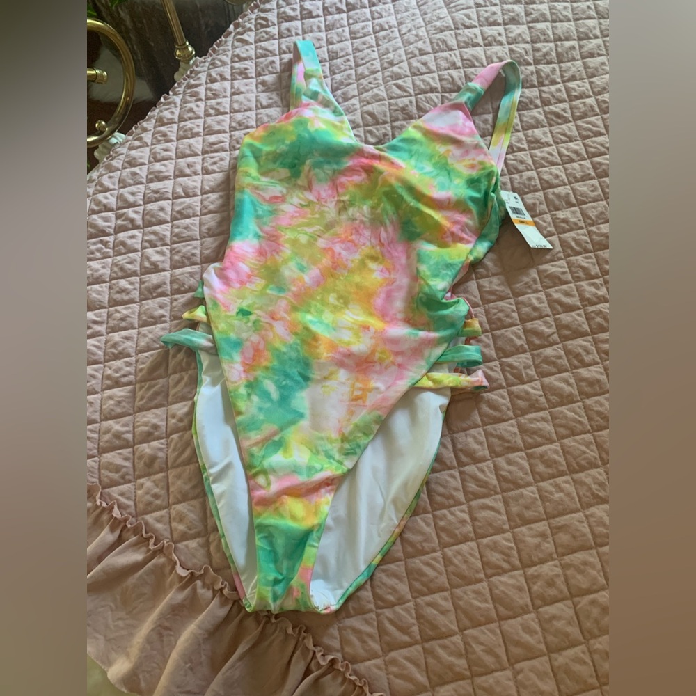 BECCA Tie-dye swimsuit pastel high cut one piece Small NWT